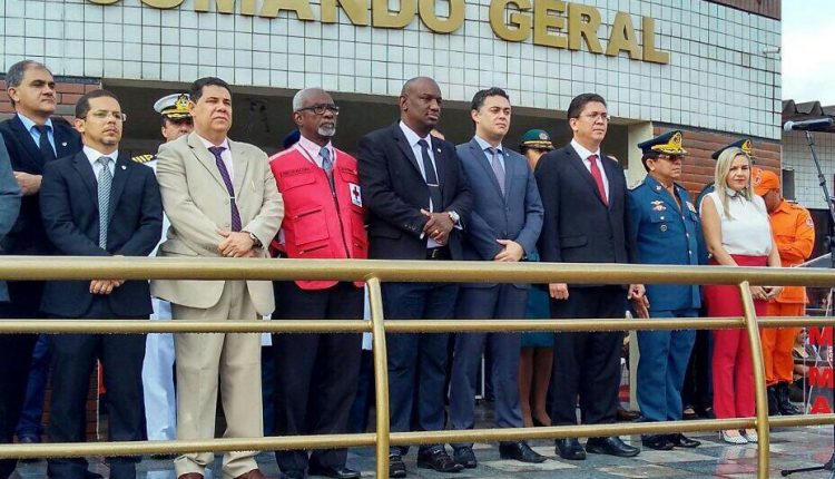 Secretário de Segurança, Staff da SSP e Coordenação Executivo do Pacto pela Paz participam de formatura de aniversário do Corpo de Bombeiro Militar