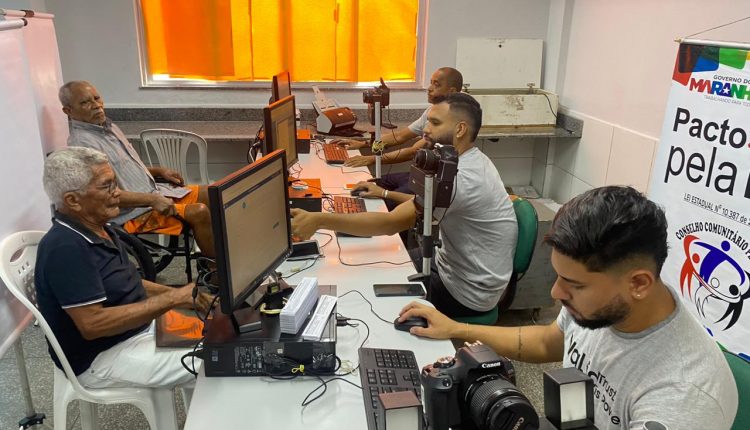 AÇÃO SOCIAL DO PACTO PELA PAZ DA SECRETARIA DE SEGURANÇA PÚBLICA NO C.E. PROF. LUIZ ALVES FERREIRA IMPACTA MAIS DE 400 MORADORES NA LIBERDADE COM ATENDIMENTO DO IDENT DA PERÍCIA OFICIAL DA SSP, SEDES, SEFAZ, SES, DIRETORIA DE SAÚDE DA POLÍCIA MILITAR ENTRE OUTROS PARCEIROS