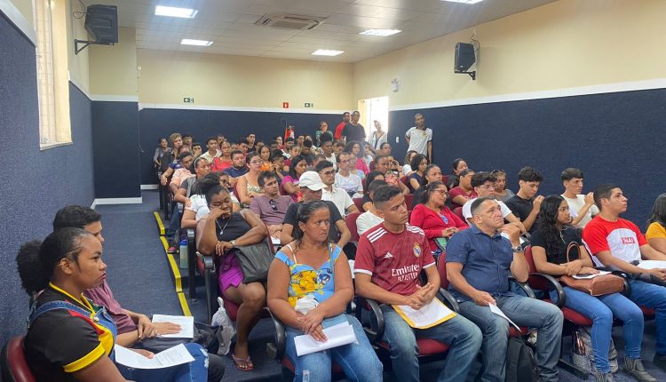 NOS ÚLTIMOS SEIS MESES, A PARCERIA ENTRE O PROGRAMA PACTO PELA PAZ E O SENAI FORMOU MAIS DE 300 PROFISSIONAIS EM DEZ TURMAS. NESTA SEGUNDA-FEIRA (23), MAIS QUATRO CURSOS PROFISSIONALIZANTES FORAM INICIADOS, AMPLIANDO AS OPORTUNIDADES DE QUALIFICAÇÃO
