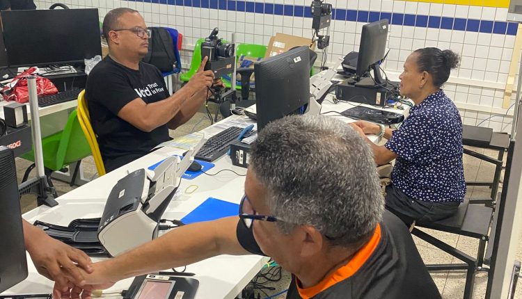 PACTO PELA PAZ, IDENT-MA, CONSELHO COMUNITÁRIO PELA PAZ DO RESIDENCIAL NOVA TERRA E PROJETO VISÃO SOLIDÁRIA REALIZAM AÇÃO SOCIAL COM EMISSÃO DE DOCUMENTOS, EXAMES DE VISTA E PALESTRA SOBRE REGULARIZAÇÃO FUNDIÁRIA COM A JUÍZA LUZIA NEPOMUCENA NO BAIRRO MAIOBINHA, EM SÃO JOSÉ DE RIBAMAR