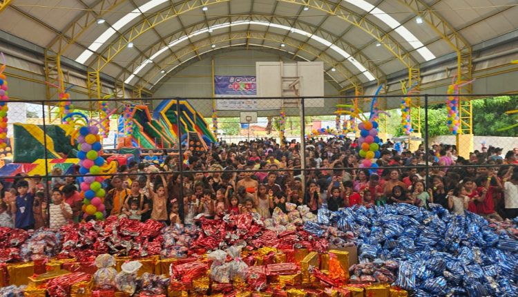 PACTO PELA PAZ PARTICIPA DE AÇÃO SOLIDÁRIA DE ENTREGA DE BRINQUEDOS EM AÇAILÂNDIA COM APOIO DA PREFEITURA DE AÇAILÂNDIA, MINISTÉRIO PÚBLICO E POLÍCIA MILITAR