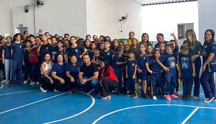 PACTO PELA PAZ REALIZA DOAÇÕES DE MATERIAIS ESCOLARES A INSTITUIÇÕES COMUNITÁRIAS EM PARCERIA COM O GRUPO MATEUS